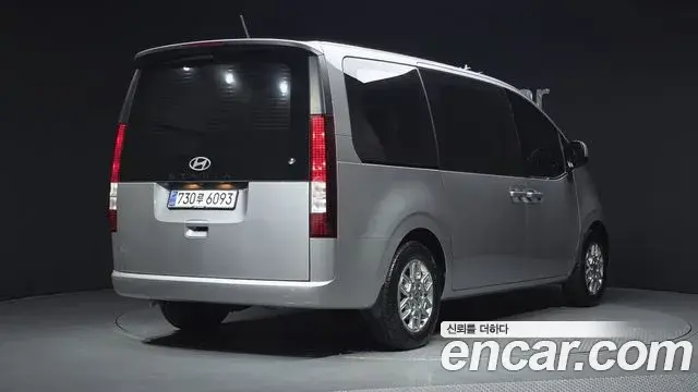 Hyundai Staria 2025 — Фото 2/20