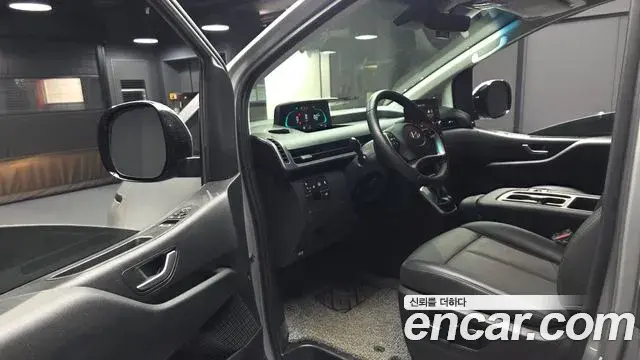 Hyundai Staria 2025 — Фото 10/20