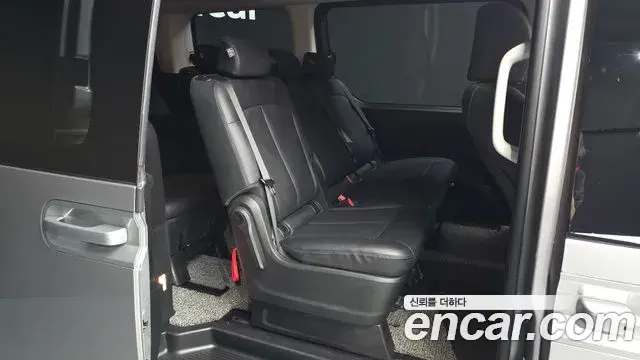 Hyundai Staria 2025 — Фото 11/20