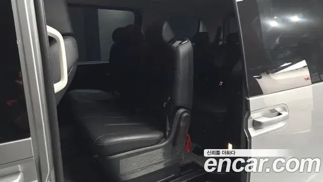 Hyundai Staria 2025 — Фото 12/20