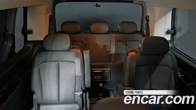 Hyundai Staria 2025 — Фото 13/20