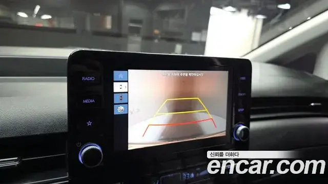 Hyundai Staria 2025 — Фото 16/20