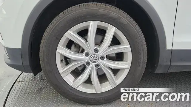 Volkswagen Tiguan 2020 — Şəkil 7/20