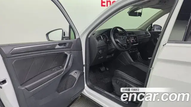 Volkswagen Tiguan 2020 — Şəkil 15/20