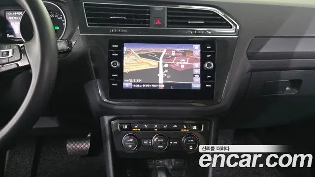 Volkswagen Tiguan 2020 — Şəkil 18/20