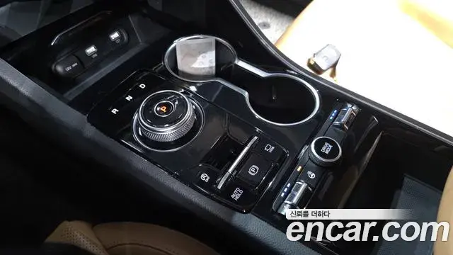 Kia K5 2020 — ფოტო 18/20