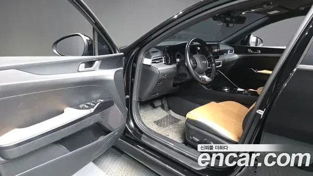 Kia K5 2020 — ფოტო 15/20