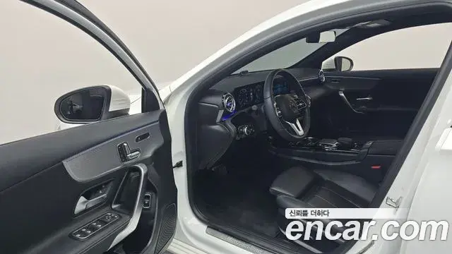 Mercedes-Benz A-Class 2021 — Фото 10/20