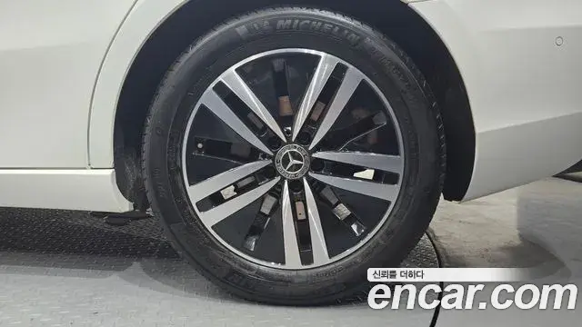 Mercedes-Benz A-Class 2021 — ფოტო 29/30
