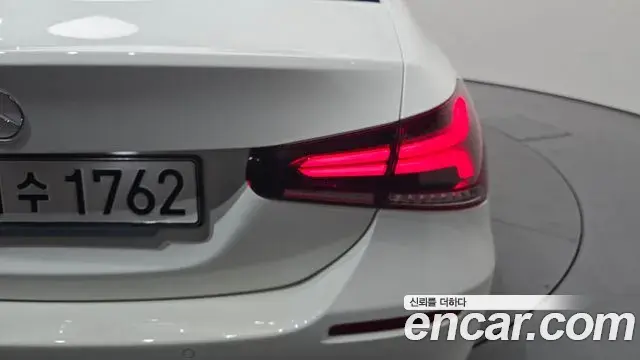 Mercedes-Benz A-Class 2021 — ფოტო 12/30