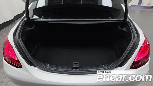 Mercedes-Benz C-Class 2020 — Фото 20/20