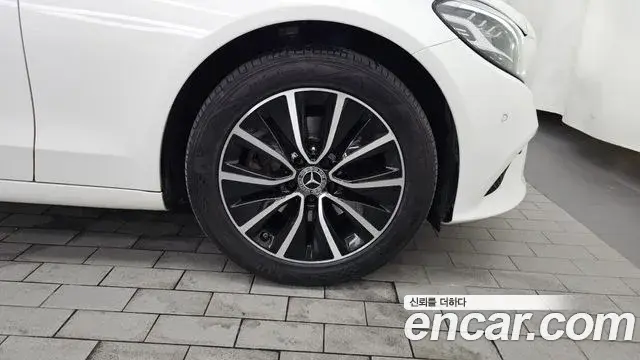 Mercedes-Benz C-Class 2020 — Şəkil 18/34