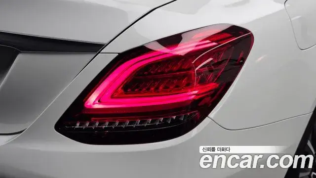 Mercedes-Benz C-Class 2020 — Şəkil 33/34