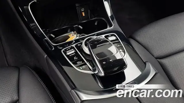 Mercedes-Benz C-Class 2020 — Şəkil 25/34