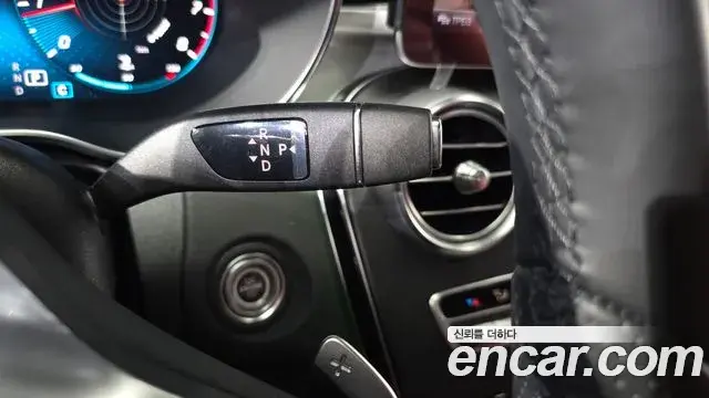Mercedes-Benz C-Class 2023 — Photo 6/32