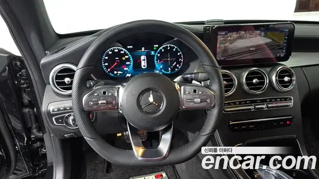 Mercedes-Benz C-Class 2023 — Photo 17/32
