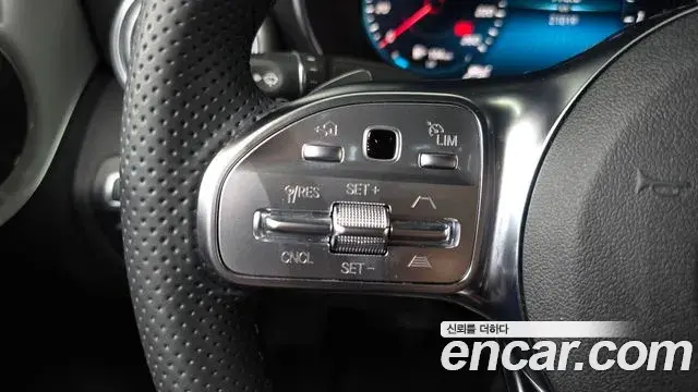 Mercedes-Benz C-Class 2023 — Photo 26/32