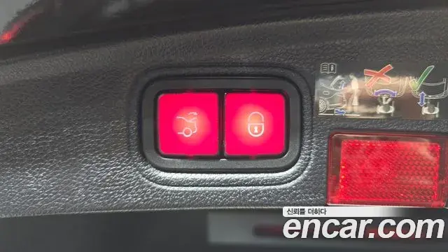 Mercedes-Benz C-Class 2023 — Photo 30/32
