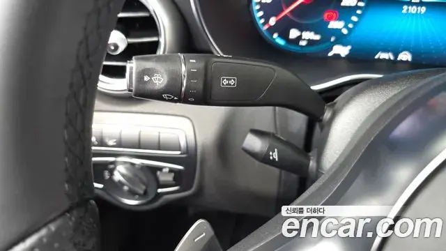 Mercedes-Benz C-Class 2023 — Photo 5/32