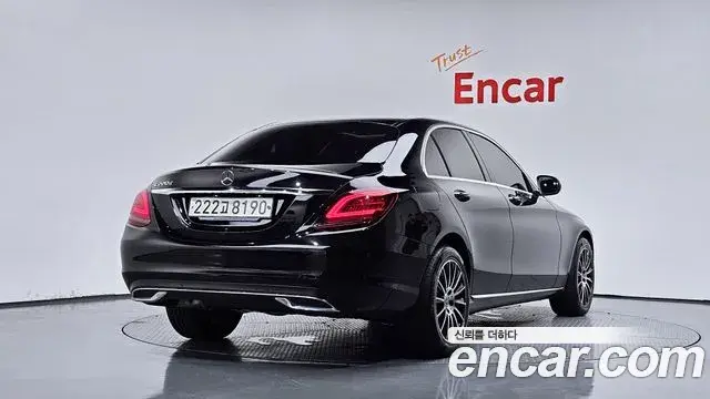 Mercedes-Benz C-Class 2019 — Şəkil 22/32
