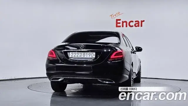 Mercedes-Benz C-Class 2019 — Şəkil 29/32