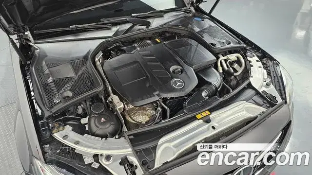 Mercedes-Benz C-Class 2019 — Şəkil 32/32