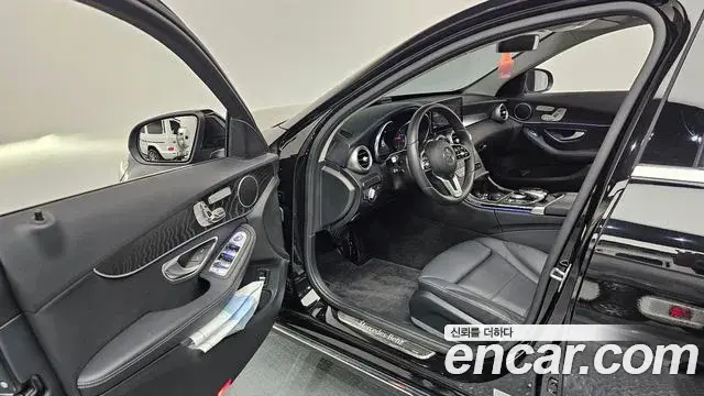 Mercedes-Benz C-Class 2019 — Şəkil 11/32
