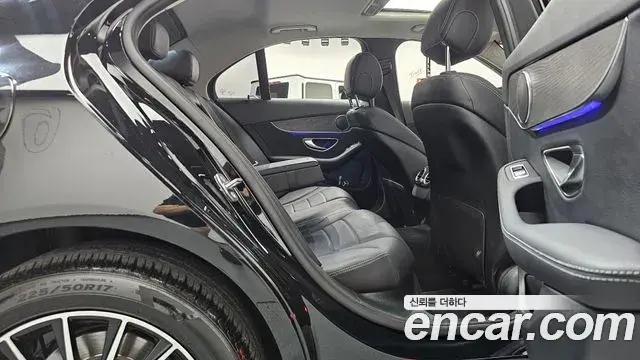 Mercedes-Benz C-Class 2019 — Şəkil 14/32