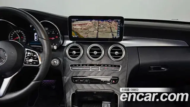 Mercedes-Benz C-Class 2019 — Şəkil 15/32