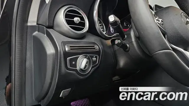 Mercedes-Benz C-Class 2019 — Şəkil 26/32