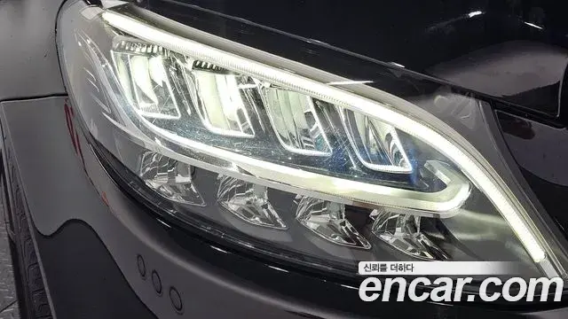 Mercedes-Benz C-Class 2019 — Şəkil 25/32