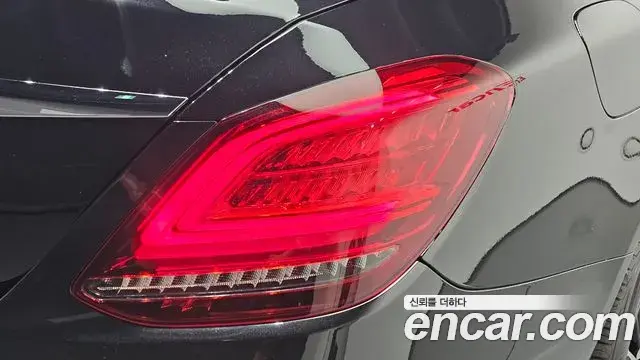 Mercedes-Benz C-Class 2019 — Şəkil 12/32
