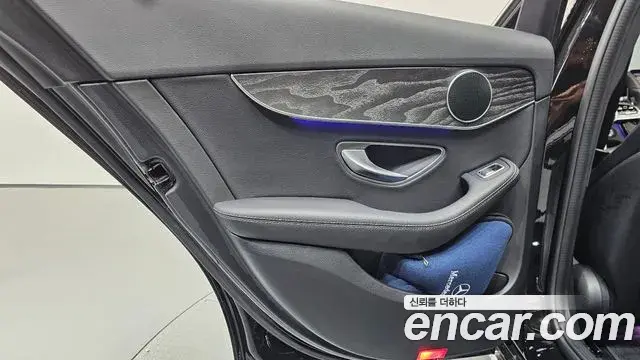 Mercedes-Benz C-Class 2019 — Şəkil 6/32