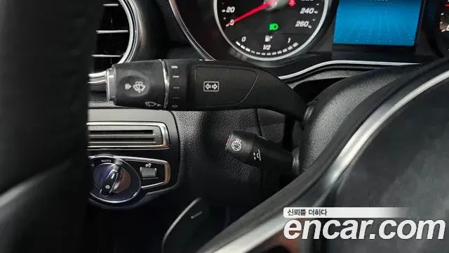 Mercedes-Benz C-Class 2019 — Şəkil 13/32