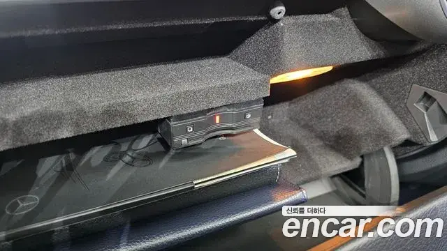 Mercedes-Benz C-Class 2019 — Şəkil 30/32