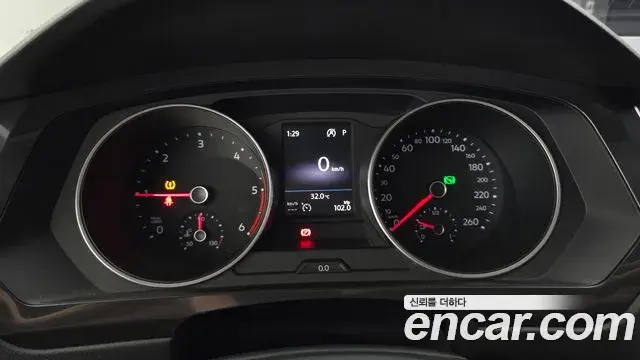 Volkswagen Tiguan 2018 — Şəkil 6/20