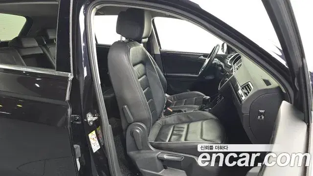 Volkswagen Tiguan 2018 — Şəkil 8/20