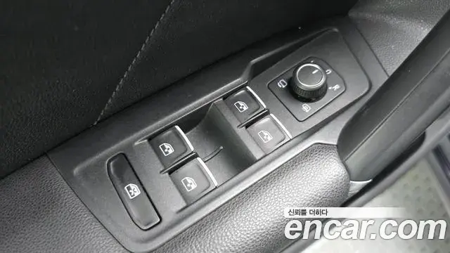 Volkswagen Tiguan 2018 — Şəkil 19/20