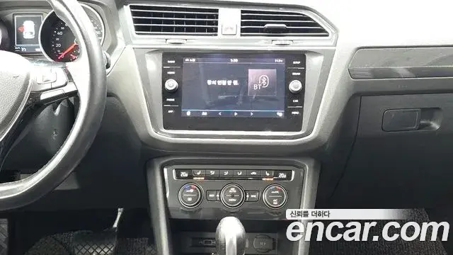 Volkswagen Tiguan 2018 — Şəkil 15/20
