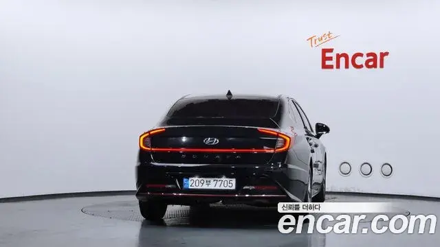 Hyundai Sonata Hybrid 2022 — Şəkil 23/30