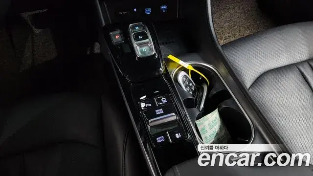 Hyundai Sonata Hybrid 2022 — Şəkil 25/30