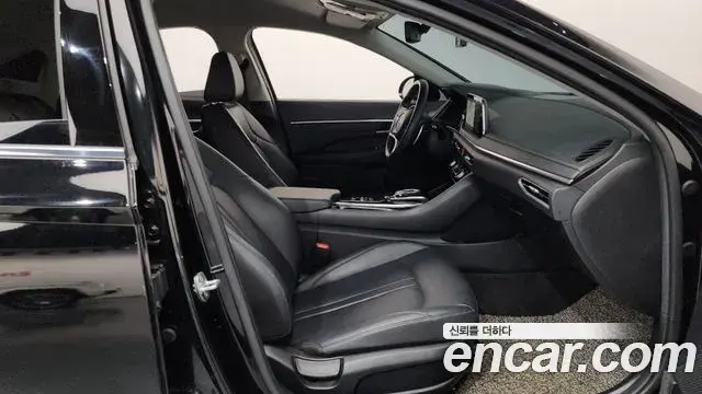 Hyundai Sonata Hybrid 2022 — Şəkil 26/30