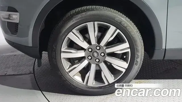 Land Rover Discovery Sport 2018 — Şəkil 13/20