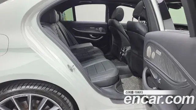 Mercedes-Benz E-Class 2022 — Şəkil 34/34