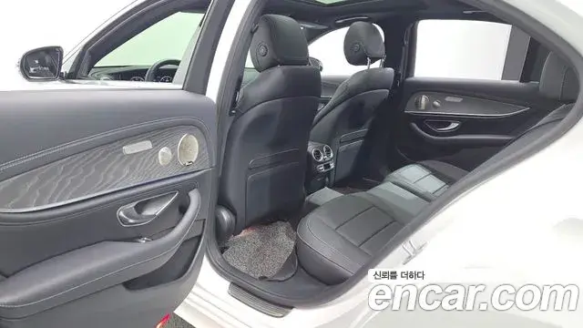 Mercedes-Benz E-Class 2022 — Şəkil 22/34