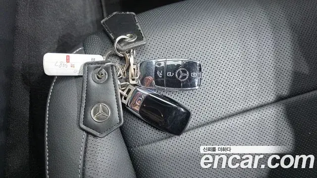 Mercedes-Benz E-Class 2022 — Şəkil 24/34