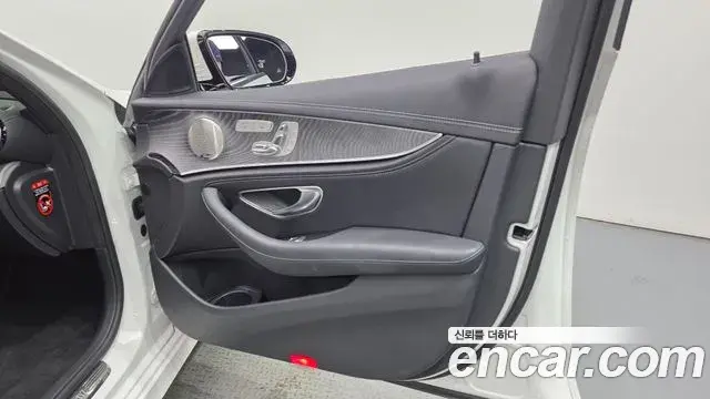 Mercedes-Benz E-Class 2022 — Şəkil 14/34