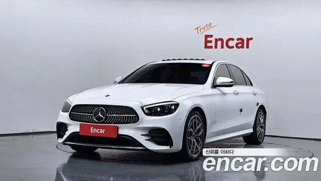 Mercedes-Benz E-Class 2020 — Фото 1/20