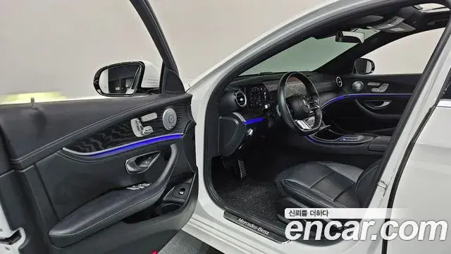 Mercedes-Benz E-Class 2020 — Фото 10/20