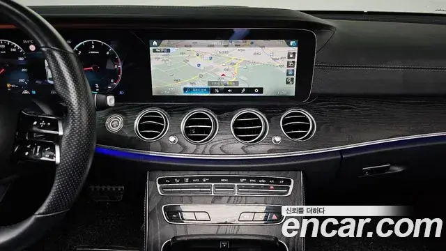 Mercedes-Benz E-Class 2020 — Фото 13/20
